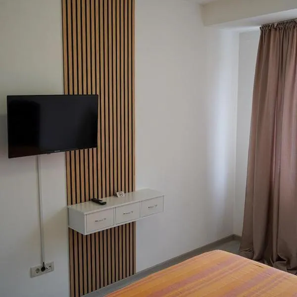 Skyline Apart 3 Militari Residence，位于Roşu的酒店