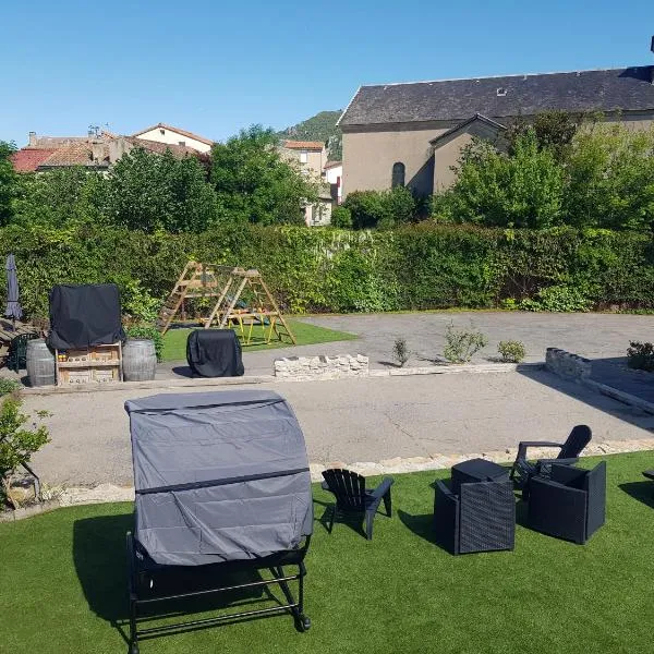 Gite Aux Tourterelles，位于Tournemire的酒店