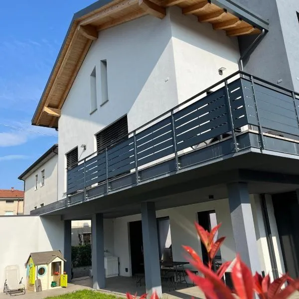 Casa Darcellas - Nuovo Trilocale full electric vicino Bergamo e Milano,位于达尔米内的酒店