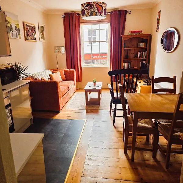 Historic Gloucester Stay - A Hidden Gem，位于格洛斯特的酒店