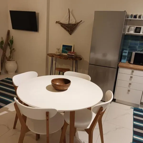 Β&Κ home，位于卡拉马塔的酒店