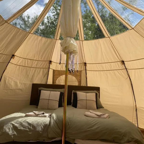 Luxe Glamping tent met sterrenhemel，位于Rijsenhout的酒店