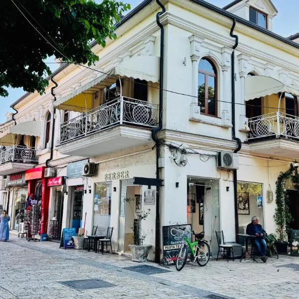 Symphony Hostel Shkoder，位于斯库台的酒店