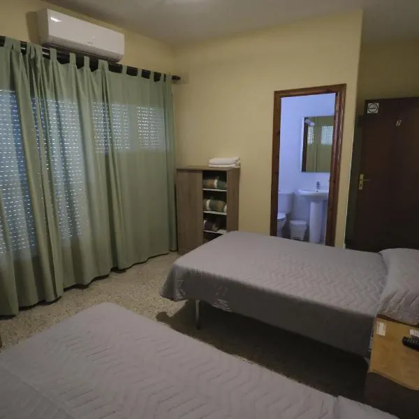 Pensio Fluvia，位于Báscara的酒店