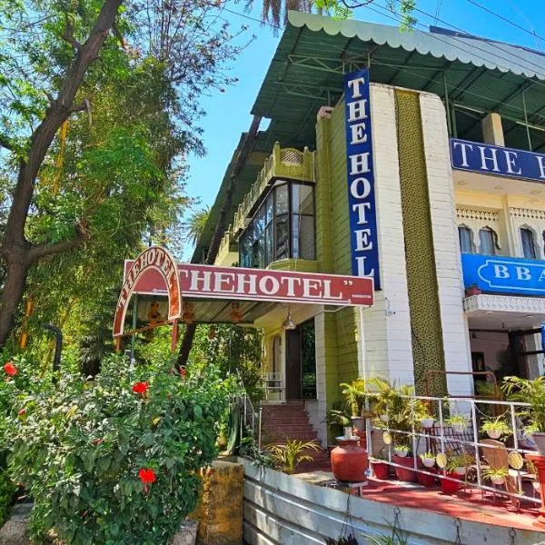 Ramma TheHotel - 200 mtrs from Nakki Lake，位于卜山的酒店