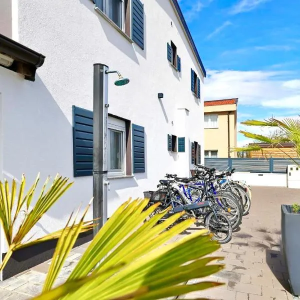 Apartments ROSINI, 300m from the beach with shared tavern and bikes, Nin，位于宁的酒店