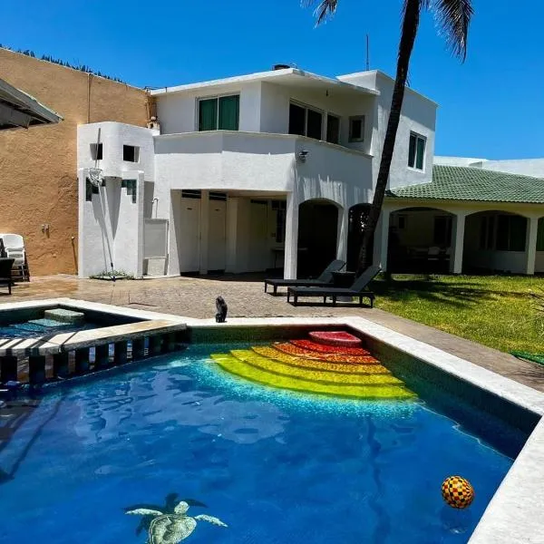 CASA con alberca, súper ubicación. Puerto de Veracruz，位于韦拉克鲁斯的酒店