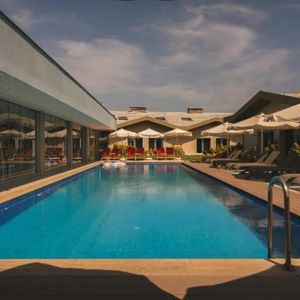 La Vida otel,位于乌尔拉的酒店