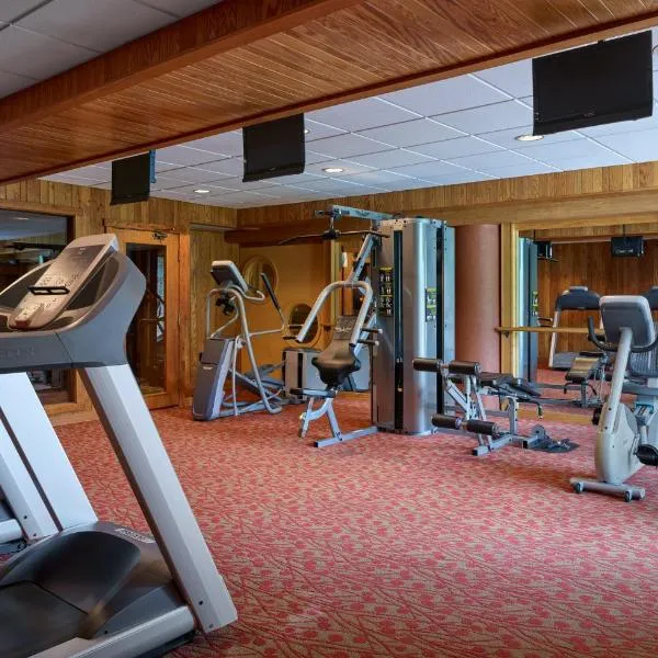 Slopeside Hotel, A Vail Resorts Property，位于Champion的酒店