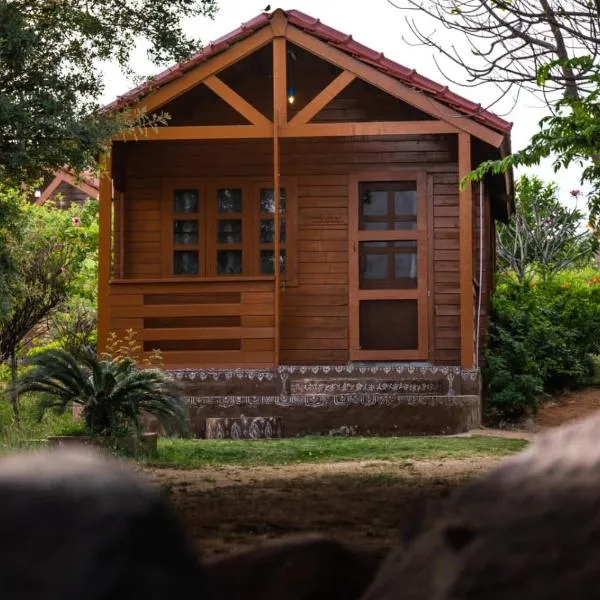 Leo wooden resorts，位于亨比的酒店