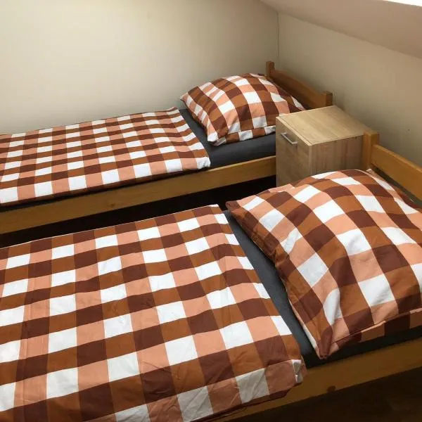 Sleep & Go Korycany，位于Neratovice的酒店