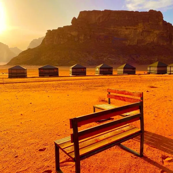 Wadi Rum Crescent Camp & Tours，位于瓦迪拉姆的酒店