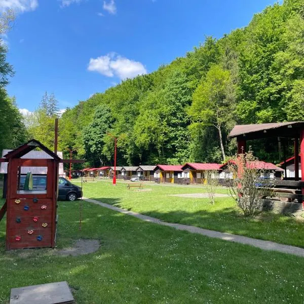 ATC Kemp Kajlovec，位于摩拉维采河畔赫拉德茨的酒店