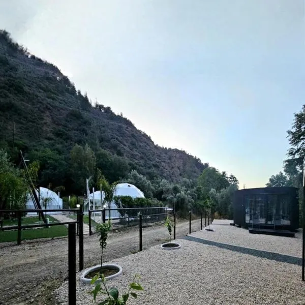 River Glamping Kalopanayiotis，位于卡洛帕尼亚伊奥蒂斯的酒店