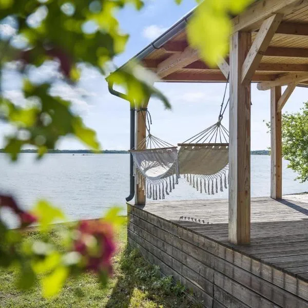 Delightful tiny river-view home，位于沙莫林的酒店