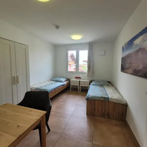 Pension Chen, 2 Doppelzimmer , EBK, separater Balkon，位于Griesstätt的酒店