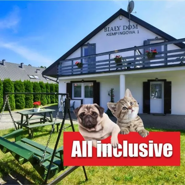 Willa Biały Dom - Aquapark Panorama Morska All Inclusive，位于雅罗斯瓦维茨的酒店