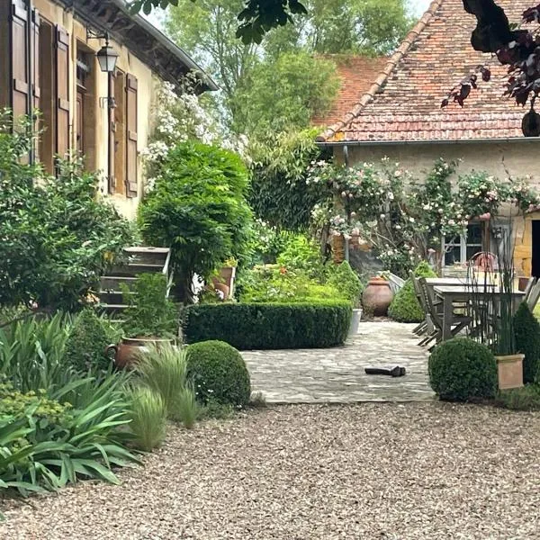 Les Jardins des Soussilanges，位于Céron的酒店