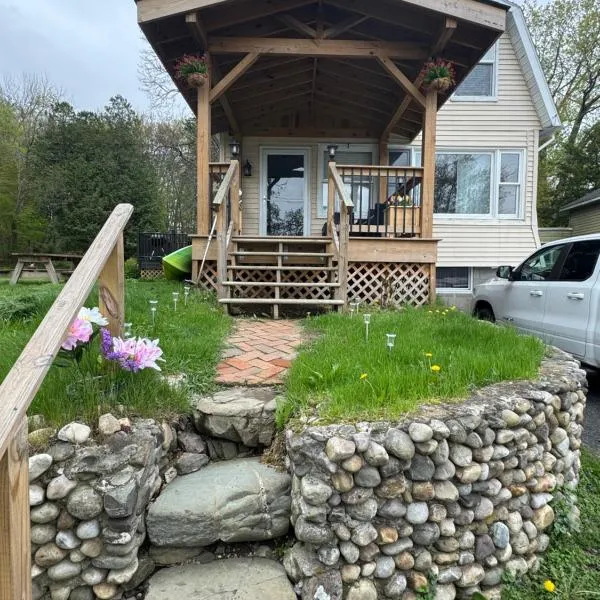 Cozy lake house，位于Nassau的酒店