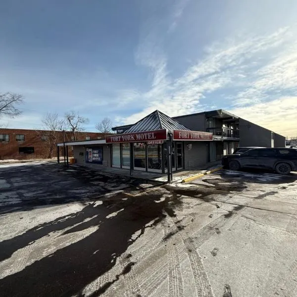 Fort York Motel，位于米西索加的酒店