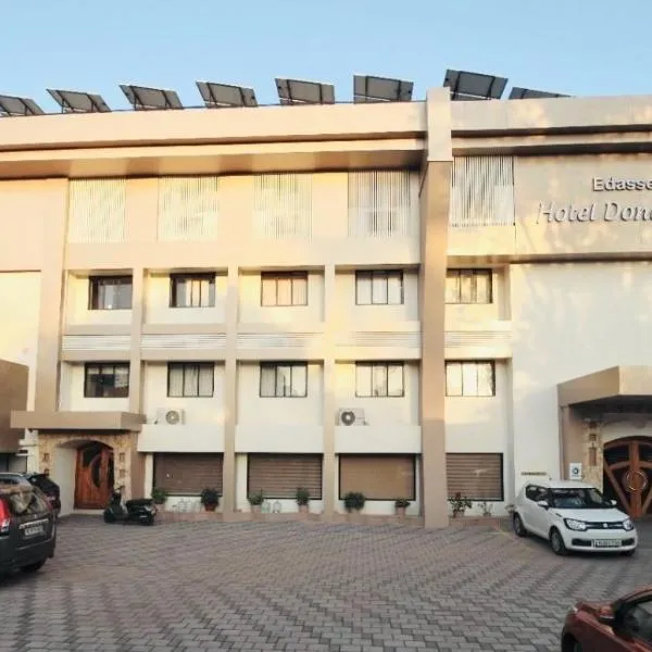Super Townhouse Dona Castle，位于奎隆的酒店