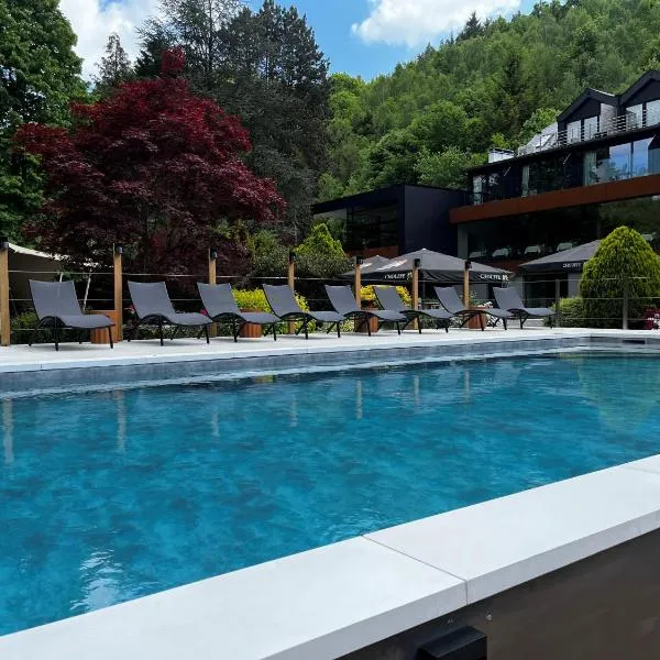 Hostellerie La Claire Fontaine, Logis hôtels & Spa，位于拉罗什-阿登的酒店