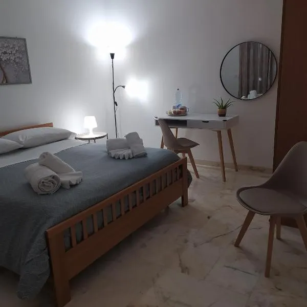 La Rugiada-con giardino e parcheggio moto privato，位于阿尔卡莫的酒店