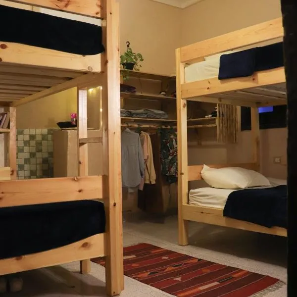 Tecoma Hostel，位于达哈布的酒店