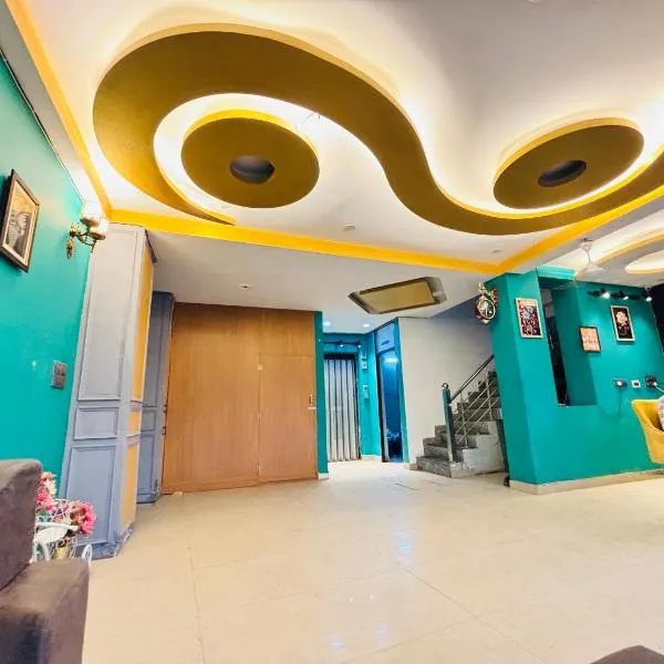 Hotel SOHO 62，位于诺伊达的酒店