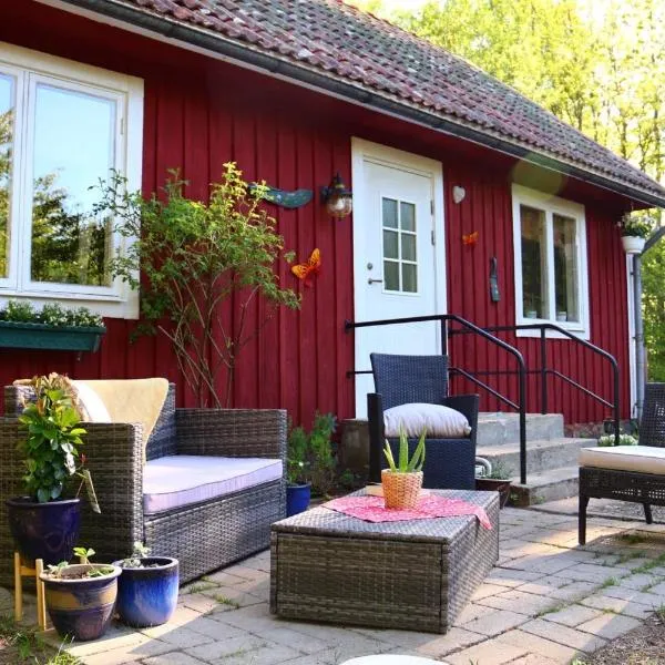 Villa Apple Garden，位于Tingsryd的酒店