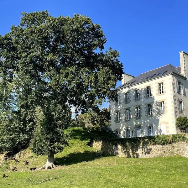 Pontrieux - Moutons Ouessant - Bord du Trieux，位于Pontrieux的酒店