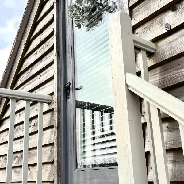 The Loft at Crown Cottage，位于Clifton upon Teme的酒店