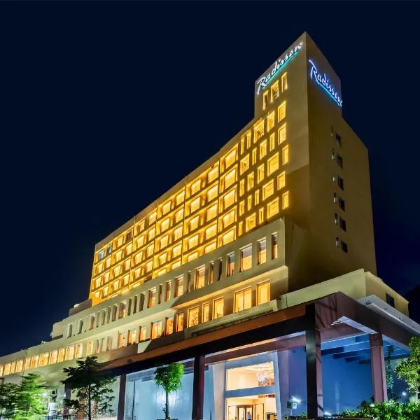 Radisson Hotel Jamshedpur，位于贾姆谢德布尔的酒店