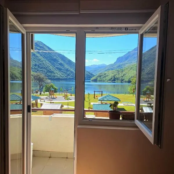 Apartment Lake story，位于普卢日内的酒店