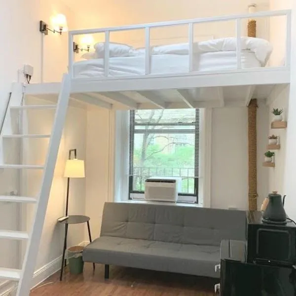 Private room with Shared bath on Union Square 11，位于纽约的酒店