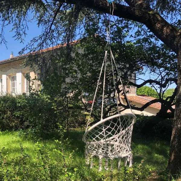 Gîte 6 à 8 personnes calme et repos，位于Saint-Romans-lès-Melle的酒店