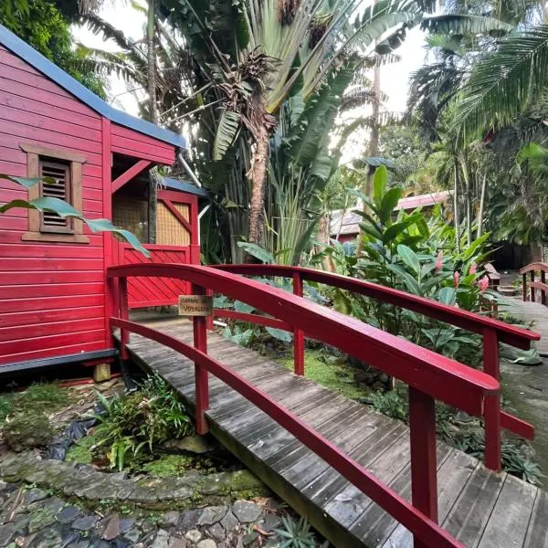 Le MORNE Aux F0US Cabanes & Jardin Tropical，位于德赛的酒店