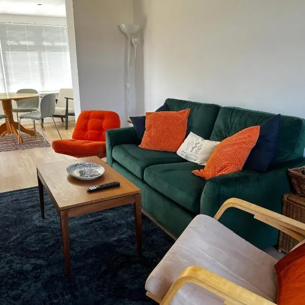Entire home in Gronant, United Kingdom，位于Talacre的酒店