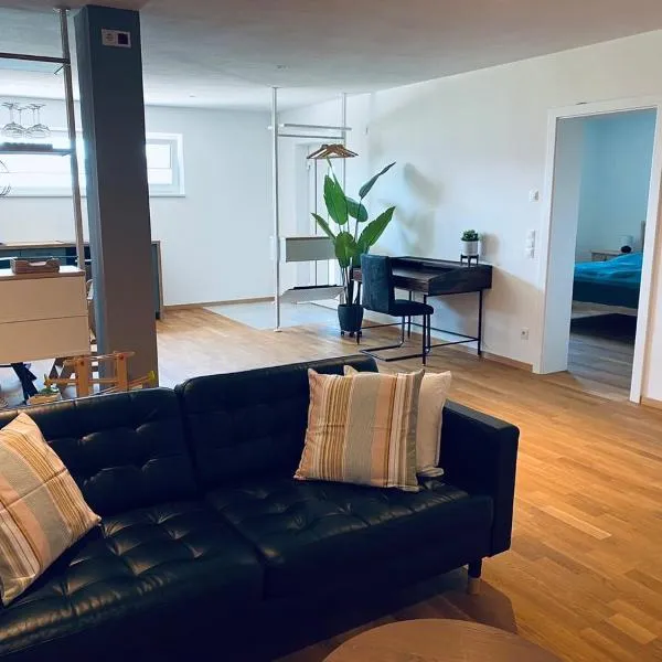 Tolle Wohnung mit Seeblick，位于沼泽附近策尔的酒店