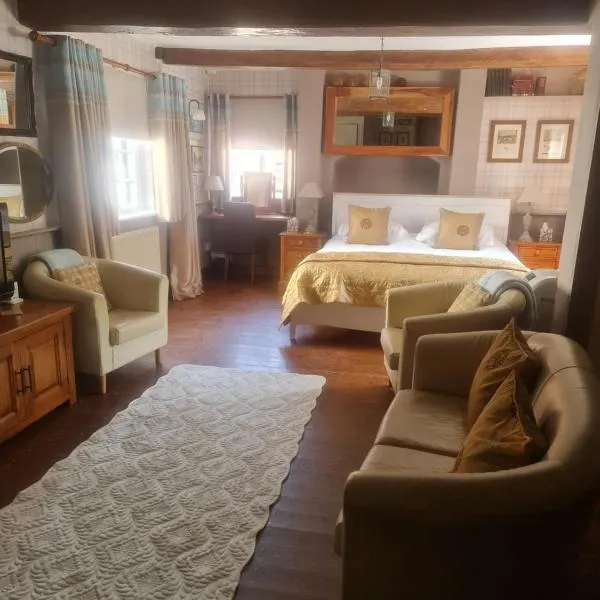 Ternhill Farm House - 5 Star Guest Accommodation with optional award winning breakfast，位于马基特德雷顿的酒店