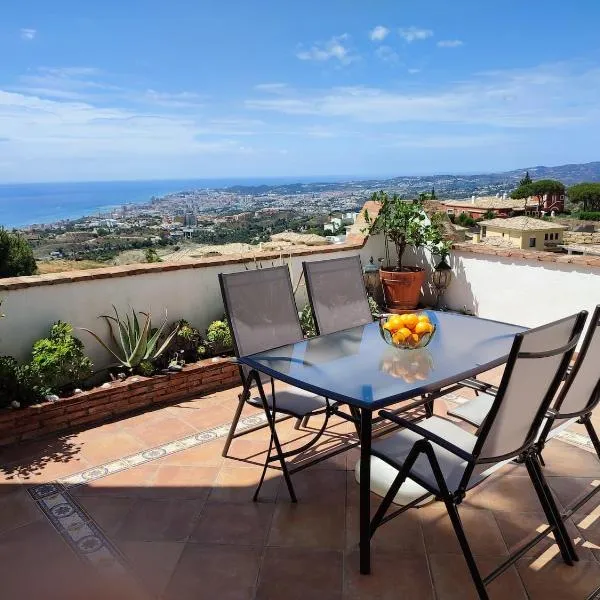 Apartamento cómodo con vistas maravillas, entre 3 ciudades,rodeado de naturaleza，位于米哈斯的酒店