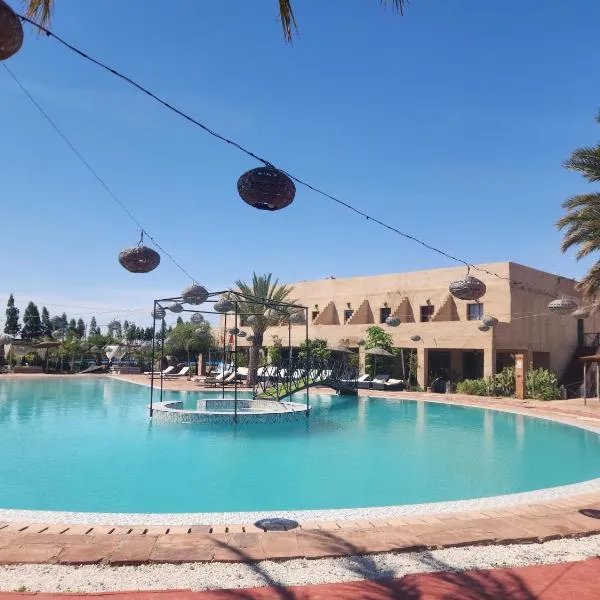Les Jardins d Amizmiz 6 piscines，位于Amizmiz的酒店