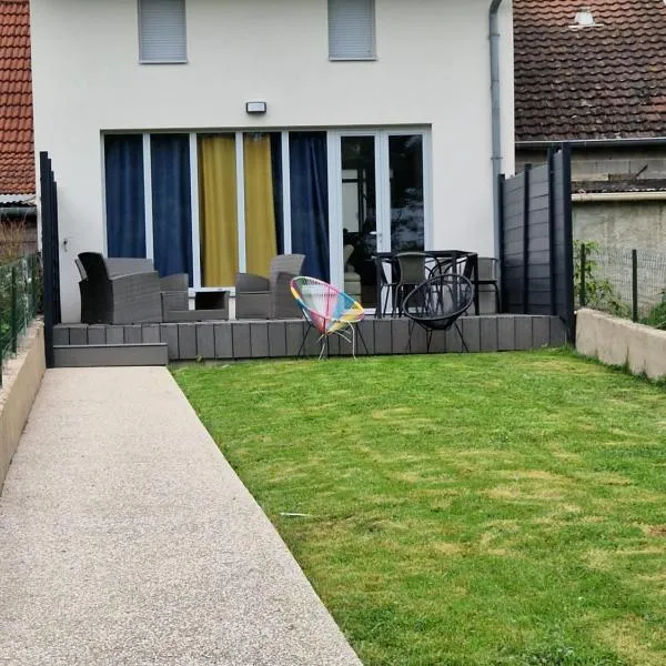 Charmante maison de village，位于Choisey的酒店