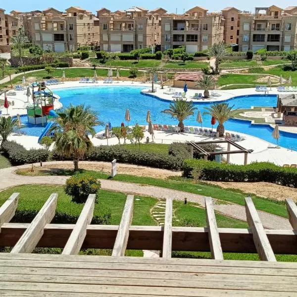 Aqua View Chalet at Piacera Resort-Ain Sokhna，位于艾因苏赫纳的酒店