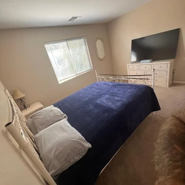 Goodyear 2 Story Room 5,位于嘉年的酒店