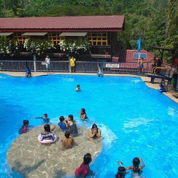 Twin hearts Resort Pool Cabin 3，位于Jasaan的酒店