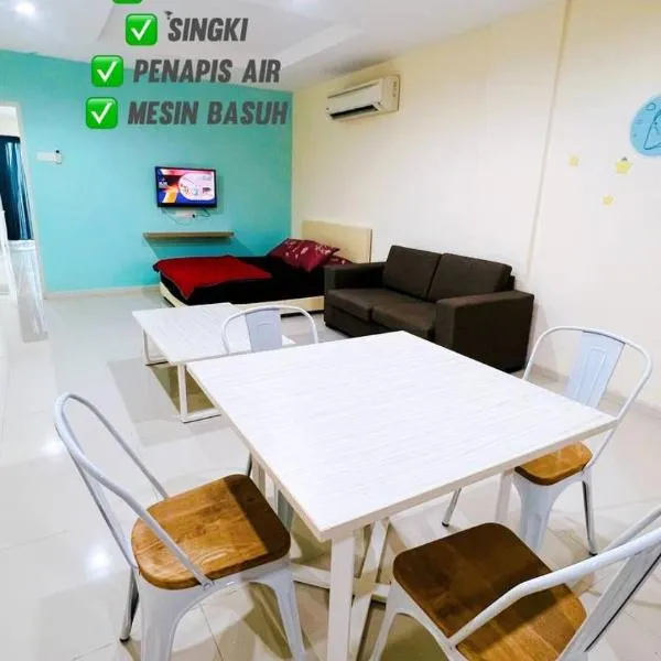 Marina 2 HOMESTAY JETI LUMUT MANJUNG，位于卢穆特的酒店