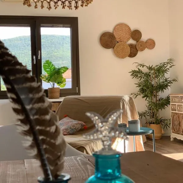 Welcoming 3 Bedroom Home in Perdika, Thesprotias，位于波帝卡的酒店