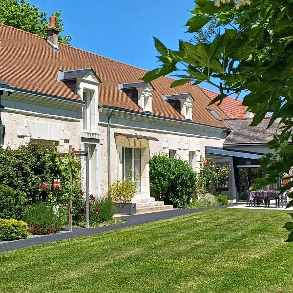 Sur La Route Des Châteaux，位于Thenay的酒店