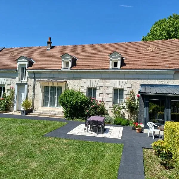 Sur La Route Des Châteaux，位于Thenay的酒店